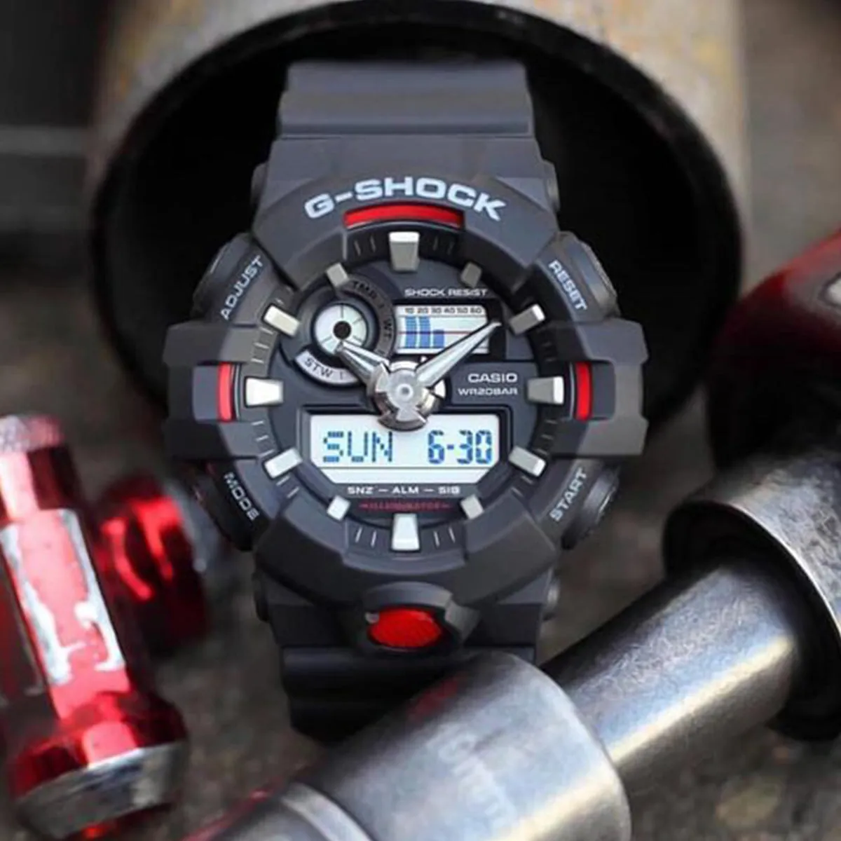 Casio - G-Shock - GA-700-1ADR