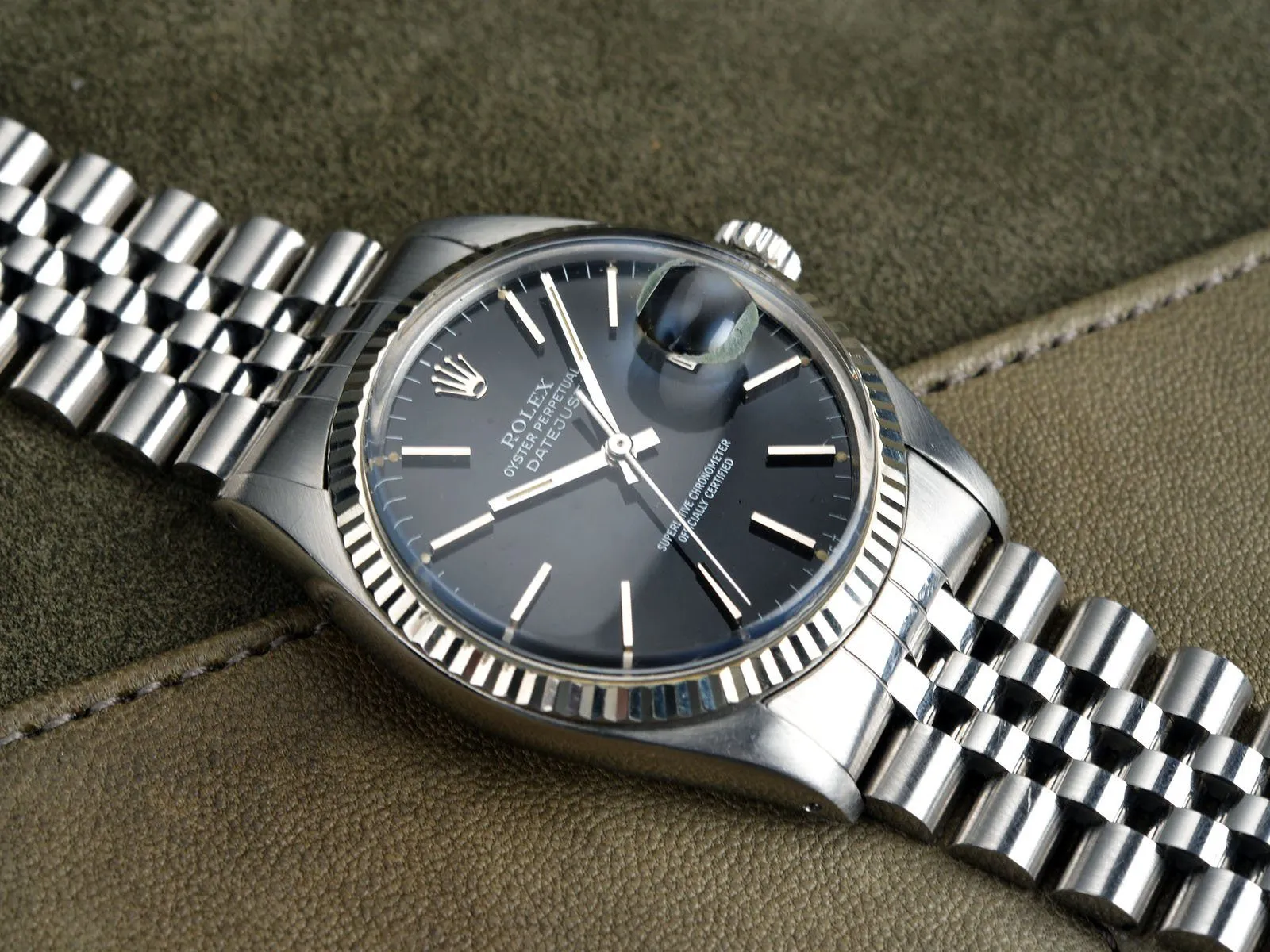 GLOSS BLACK DIAL ROLEX DATEJUST 16014